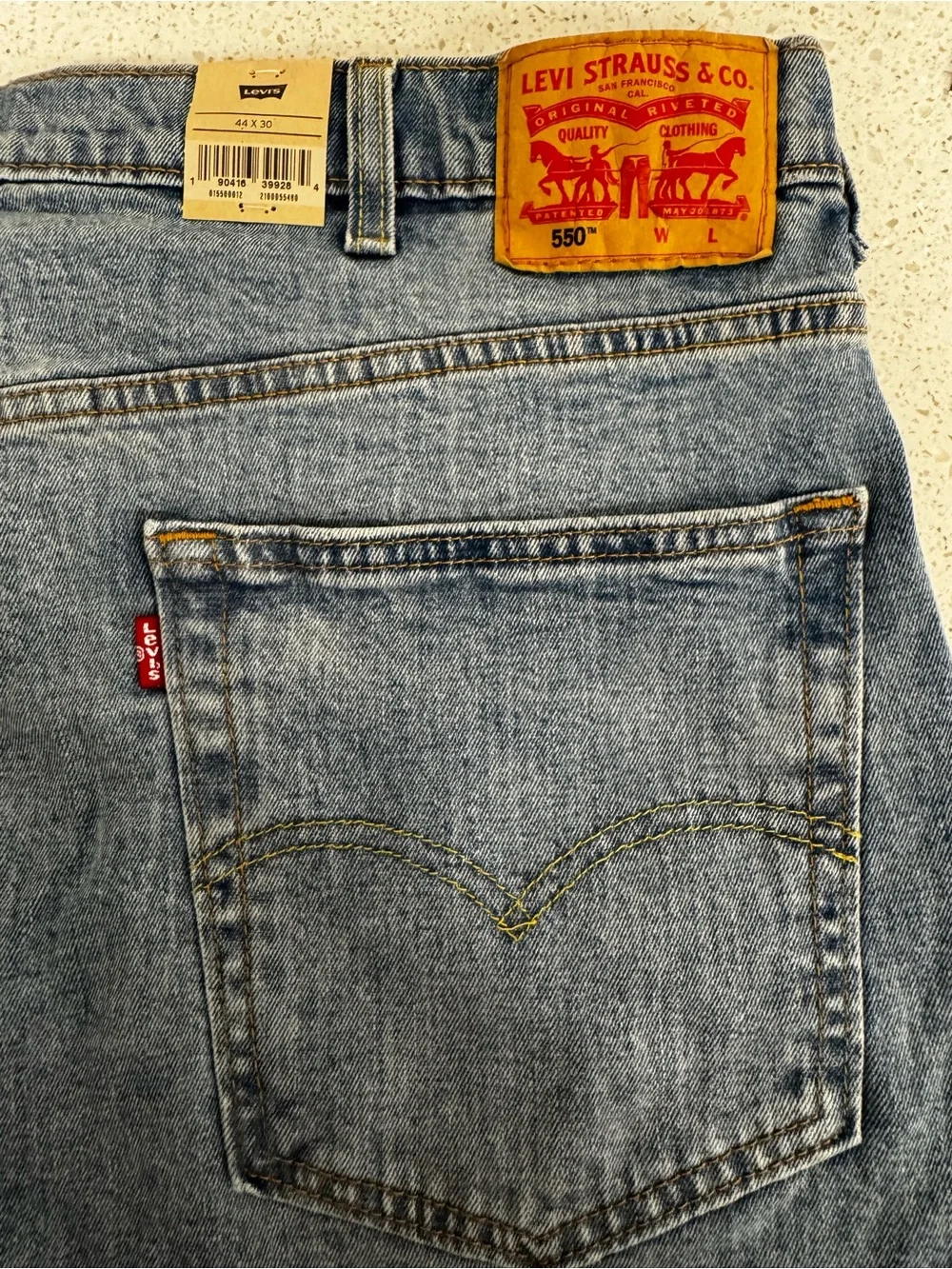 Levis 550 Relaxed Fit Jeans Mens 44x30 Medium Wash Denim Tapered Leg Classic New